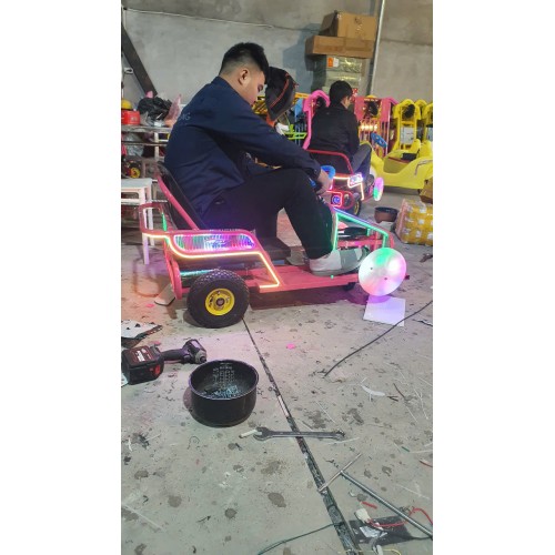 Ô tô điện bánh phát sáng Ô tô điện bánh phát sáng